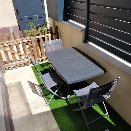 Апартаменти Paris Par Metro 4 - Rer B - Calme - Patio Prive Баньє Екстер'єр фото